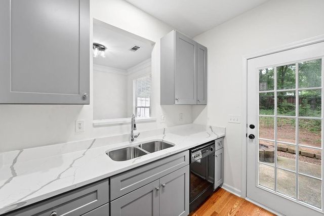 941 Abbey Park Way, Lawrenceville, GA 30044