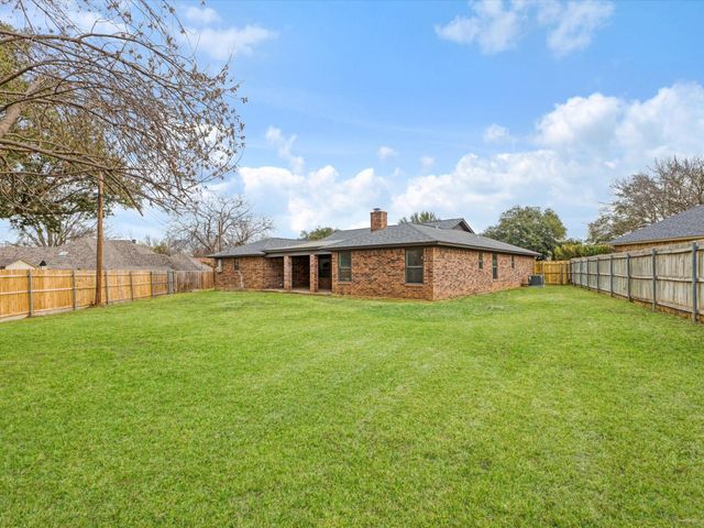 8955 Tamiami Court, North Richland Hills, TX 76182