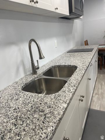 8009 S HAYDEN PARK ST, West Jordan, UT 84081