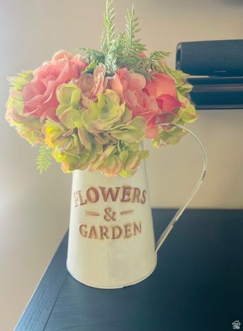 8009 S HAYDEN PARK ST, West Jordan, UT 84081