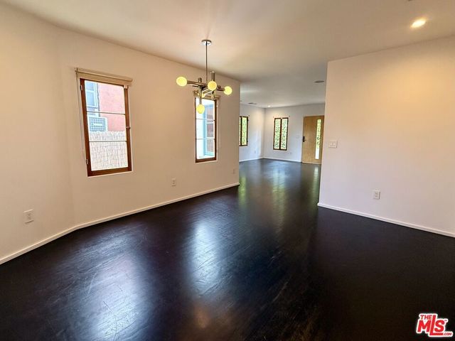 4248 Lexington Avenue, Los Angeles, CA 90029