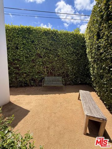 4248 Lexington Avenue, Los Angeles, CA 90029
