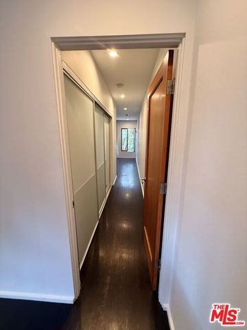 4248 Lexington Avenue, Los Angeles, CA 90029