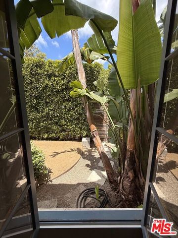 4248 Lexington Avenue, Los Angeles, CA 90029
