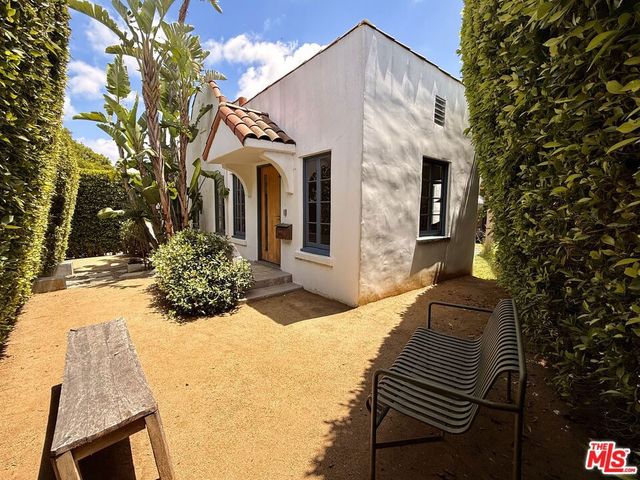 4248 Lexington Avenue, Los Angeles, CA 90029