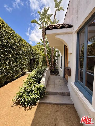 4248 Lexington Avenue, Los Angeles, CA 90029