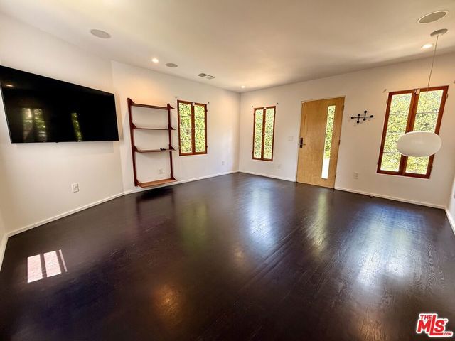 4248 Lexington Avenue, Los Angeles, CA 90029