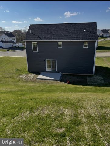 1090 ALDER CT, York, PA 17408
