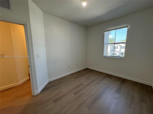 1110 SE 27th Ter 1110, Homestead, FL 33035