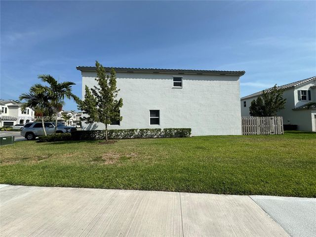 1110 SE 27th Ter 1110, Homestead, FL 33035