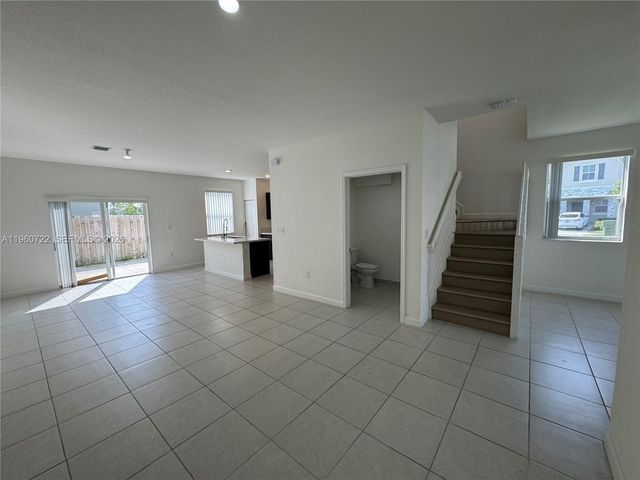 1110 SE 27th Ter 1110, Homestead, FL 33035