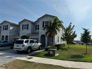 1110 SE 27th Ter 1110, Homestead, FL 33035