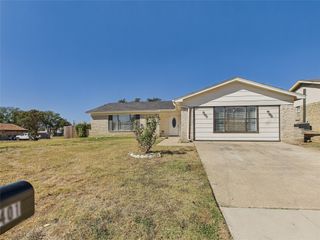 5401 Denise Drive, Haltom City, TX 76148