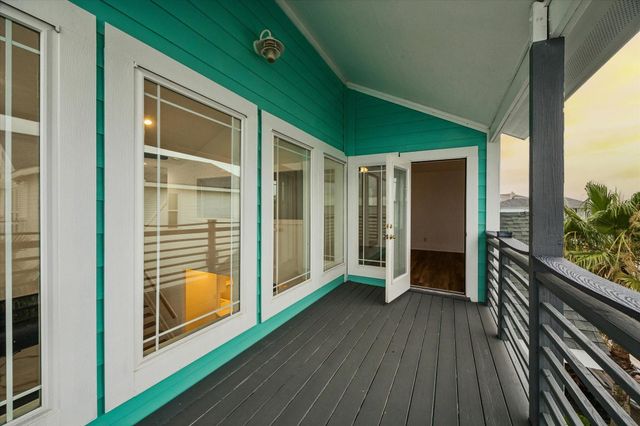 407 Isles End Road, Tiki Island, TX 77554