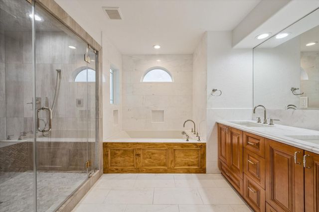 407 Isles End Road, Tiki Island, TX 77554