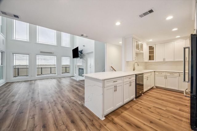 407 Isles End Road, Tiki Island, TX 77554