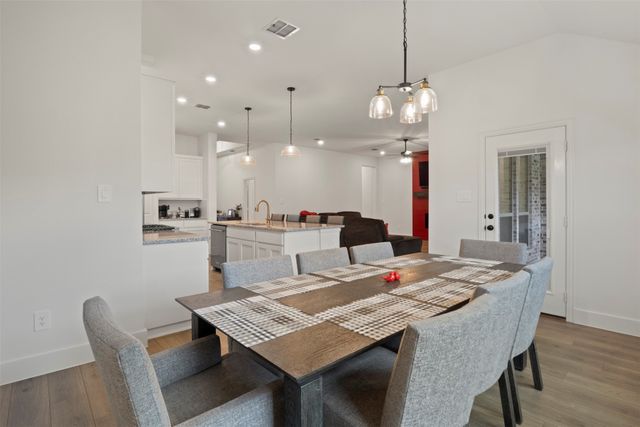 637 Mooney Drive, Saginaw, TX 76179