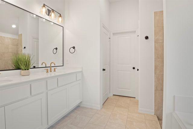 637 Mooney Drive, Saginaw, TX 76179