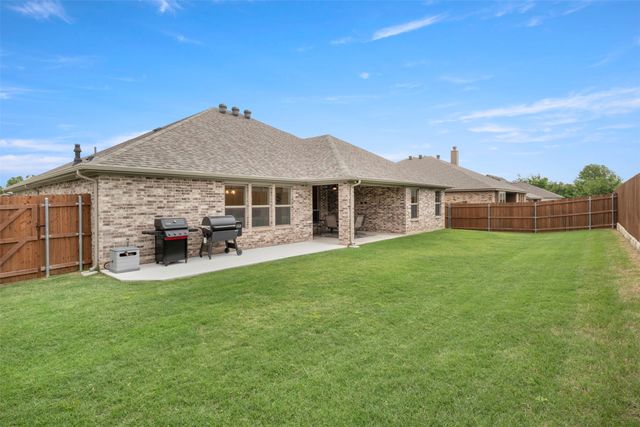 637 Mooney Drive, Saginaw, TX 76179