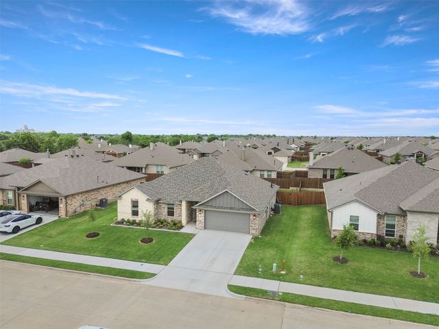 637 Mooney Drive, Saginaw, TX 76179