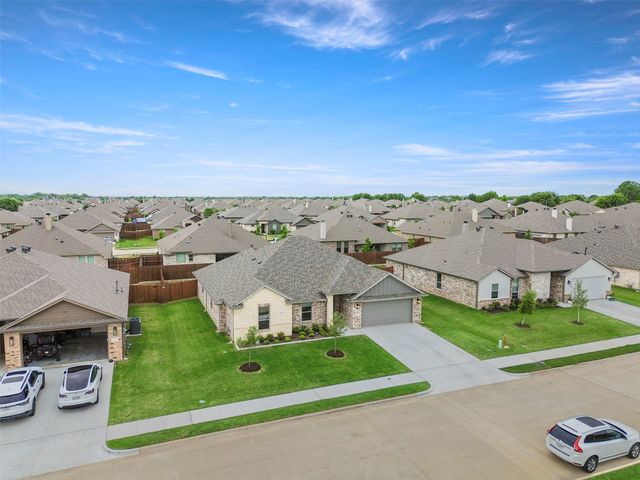 637 Mooney Drive, Saginaw, TX 76179