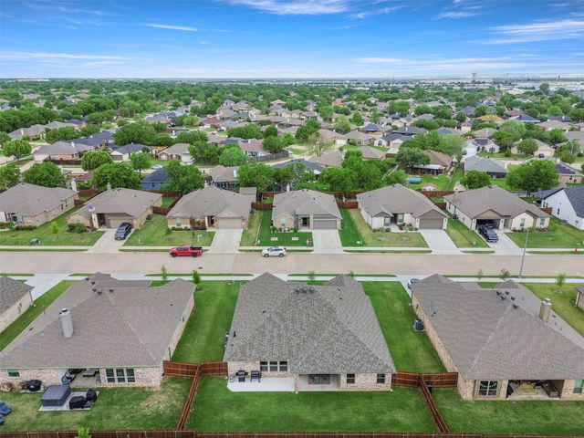 637 Mooney Drive, Saginaw, TX 76179