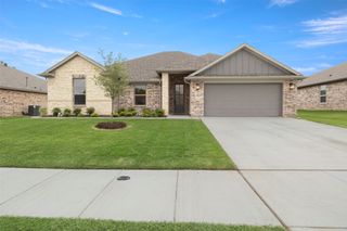 637 Mooney Drive, Saginaw, TX 76179