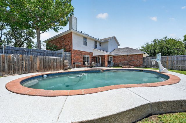 8413 Linda Vista Court, Rowlett, TX 75088