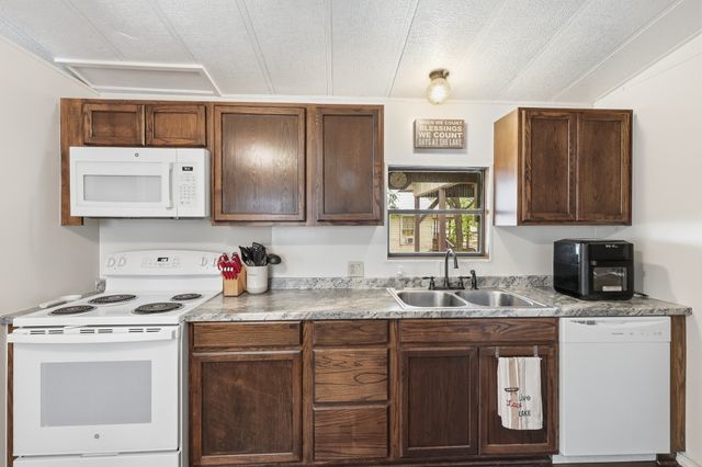 4417 Wildwood Circle, Granbury, TX 76049
