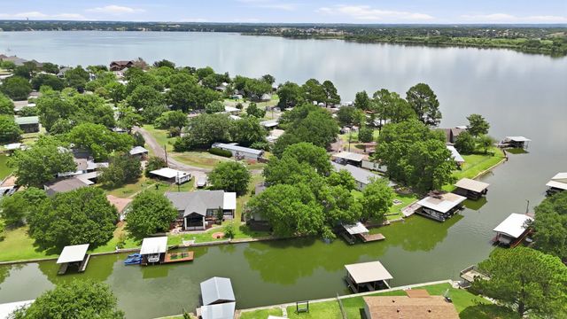 4417 Wildwood Circle, Granbury, TX 76049