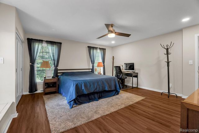 1853 W Bend Drive, Bloomfield Hills, MI 48302