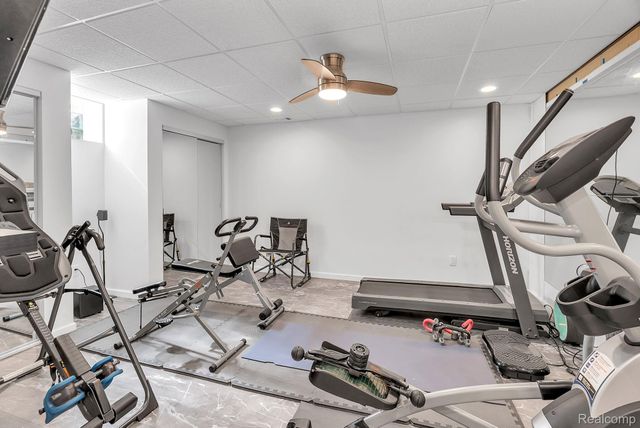 1853 W Bend Drive, Bloomfield Hills, MI 48302