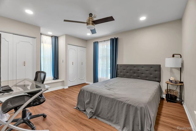 1853 W Bend Drive, Bloomfield Hills, MI 48302