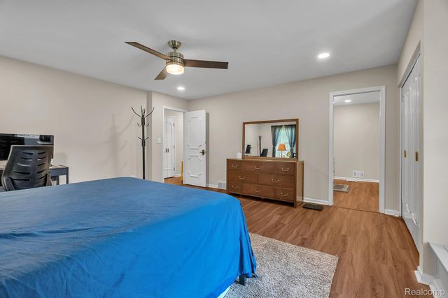 1853 W Bend Drive, Bloomfield Hills, MI 48302