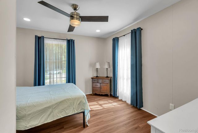 1853 W Bend Drive, Bloomfield Hills, MI 48302