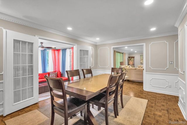 1853 W Bend Drive, Bloomfield Hills, MI 48302