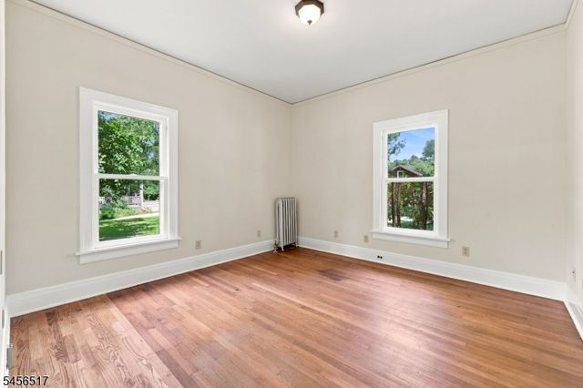 429 Greenwich St, Belvidere Twp., NJ 07823