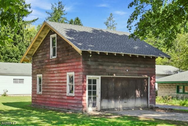 429 Greenwich St, Belvidere Twp., NJ 07823