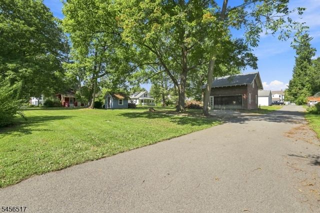 429 Greenwich St, Belvidere Twp., NJ 07823