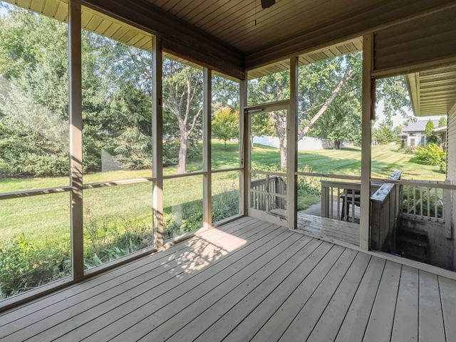 100 E Weston Drive, North Liberty, IA 52317