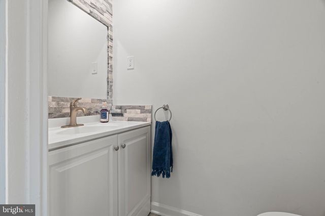 1 MANOR LN, Willingboro, NJ 08046