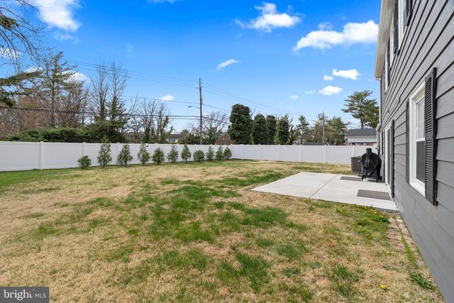 1 MANOR LN, Willingboro, NJ 08046