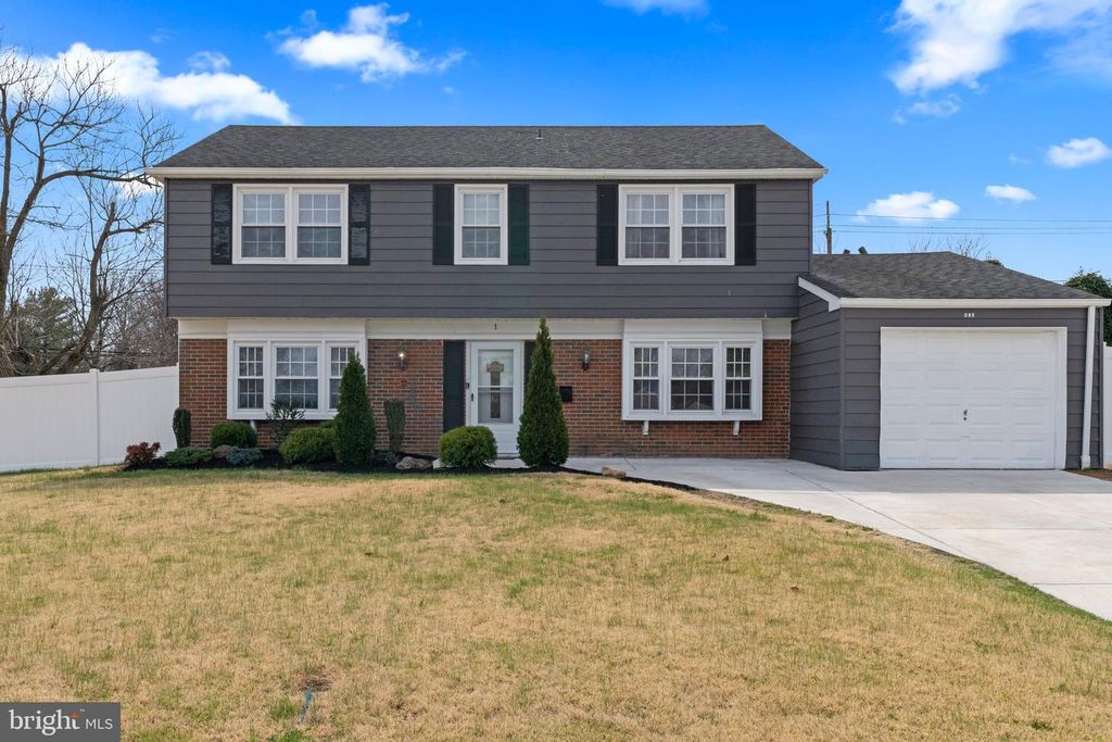 1 MANOR LN, Willingboro, NJ 08046