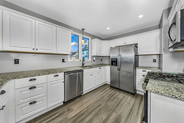 8 Ford St, Haverhill, MA 01832