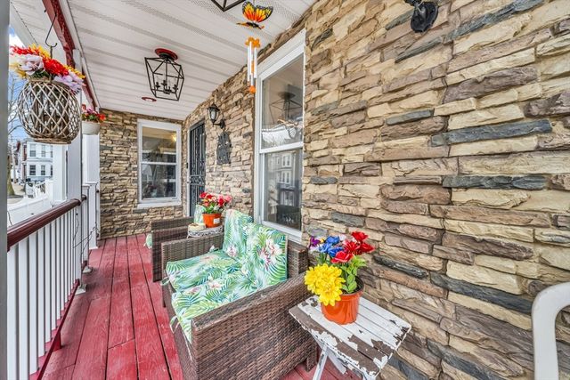 8 Ford St, Haverhill, MA 01832