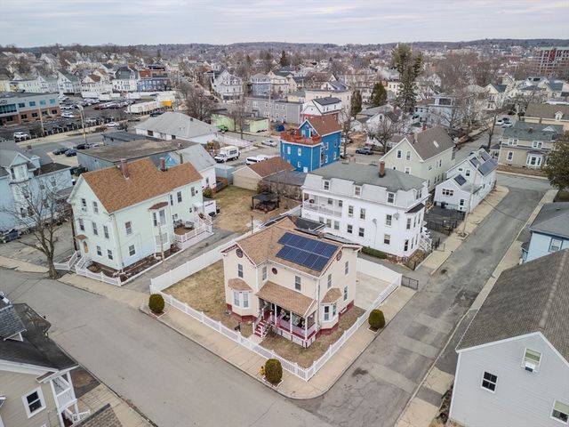 8 Ford St, Haverhill, MA 01832