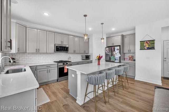 2344 Provencal Drive, Commerce Twp, MI 48382