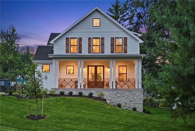 2907 W 72nd Terrace, Prairie Village, KS 66208