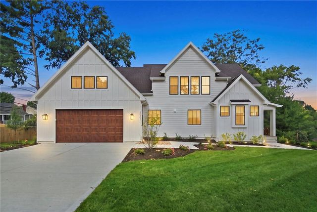2907 W 72nd Terrace, Prairie Village, KS 66208