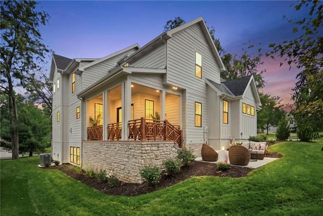 2907 W 72nd Terrace, Prairie Village, KS 66208